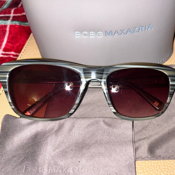BCBGMaxAzria Accessories - BCBGMaxAzria Lana Sunglasses